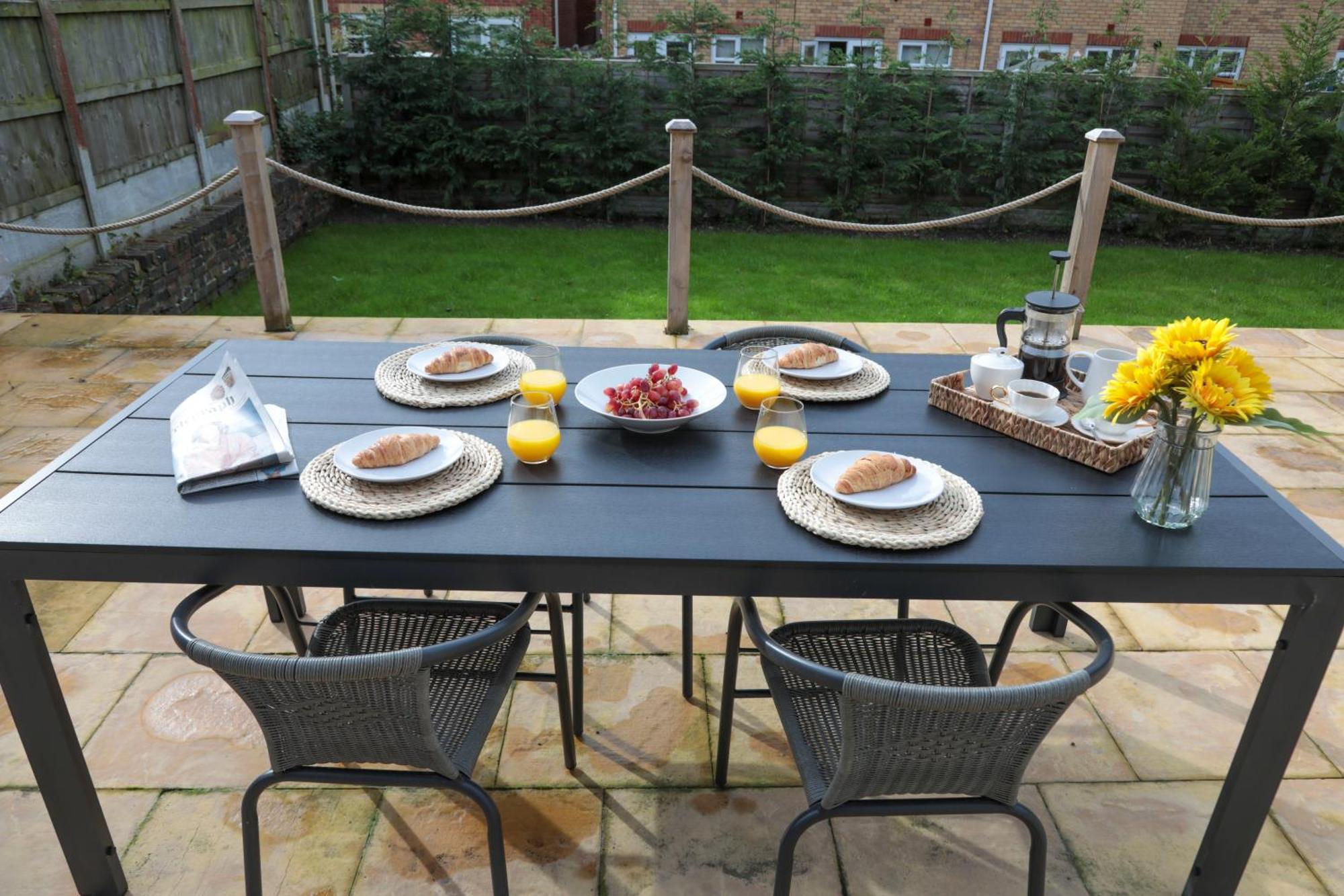 Perfect For Contractors With On Site Parking Villa Brierley Hill Luaran gambar
