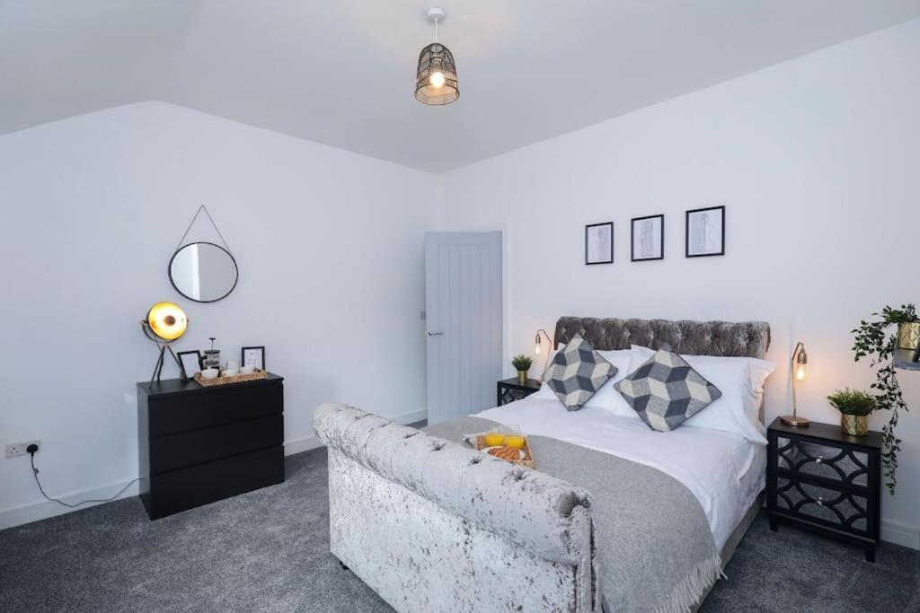 Perfect For Contractors With On Site Parking Villa Brierley Hill Luaran gambar