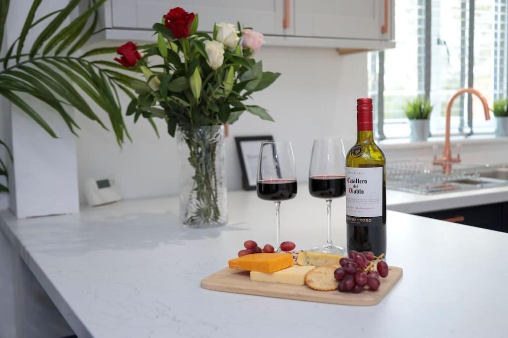 Perfect For Contractors With On Site Parking Villa Brierley Hill Luaran gambar