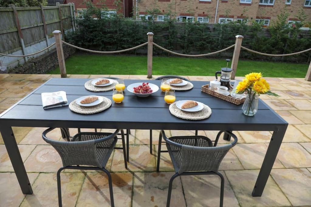 Perfect For Contractors With On Site Parking Villa Brierley Hill Luaran gambar